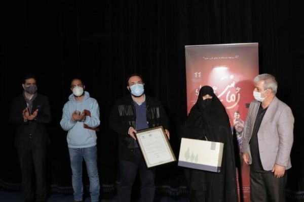 مادر علی انصاریان اولین باری است که بدون علی به سینما میآیم