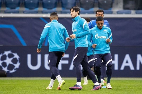 سرمربی زنیت شاید سردار آزمون بماند