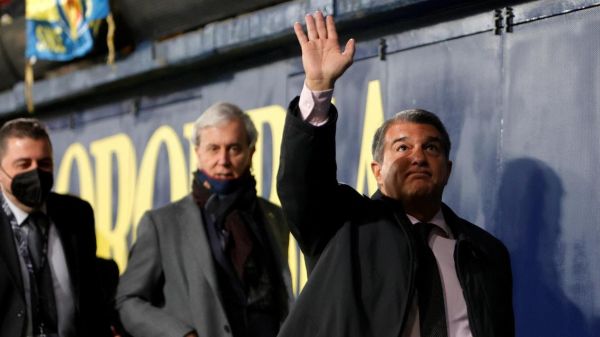  فحاشی مدیر بارسلونا در مقابل توهین چند هوادار