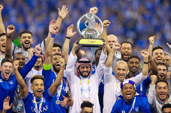  پایان کار ژاردیم با الهلال با وجود قهرمانی آسیا  سرمربی بنفیکا در راه ریاض  عکس