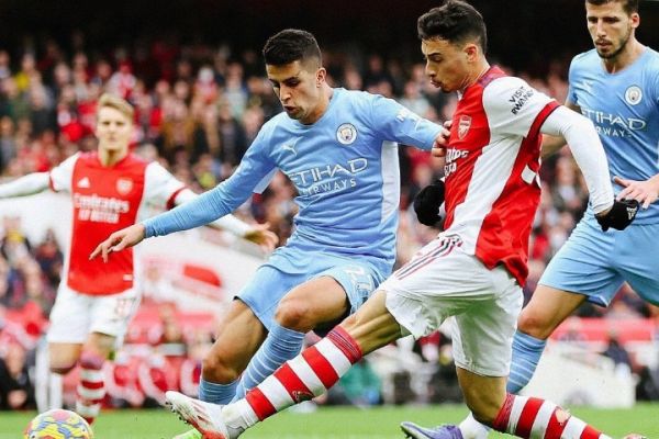  حرکت مستمر قطار منچسترسیتی روی ریل قهرمانی با غلبه بر توپچی‌ها و فتح امارات