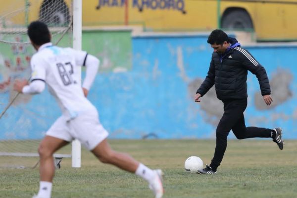 سرمربی پیکان برای فولاد پا به توپ شد