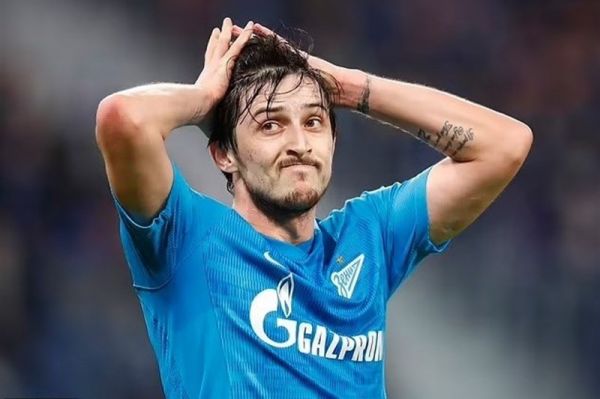  نیوکاسل به دنبال ربودن آزمون از چنگال لیون