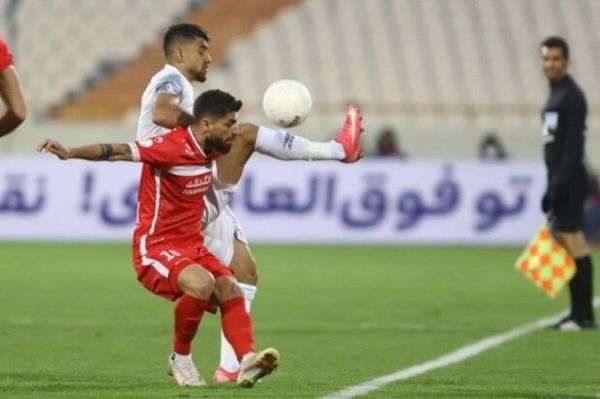 ادامه اخطارهای غیرفنی بازیکنان پرسپولیس حواس حامد لک هست