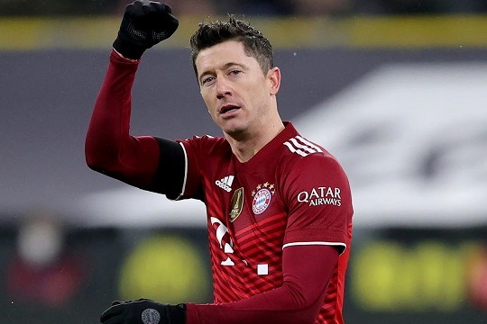  به‌جا مانده از گلوب ساکر؛ وقتی لواندوفسکی بین مسی و رونالدو، خودش را انتخاب کرد