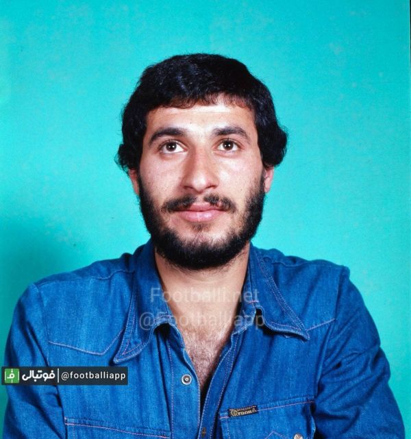  نوستالژى فوتبالى  عکس نایابی از محمدمایلی کهن در دوران جوانی با تیپ دهه پنجاهی و پیراهن LEE