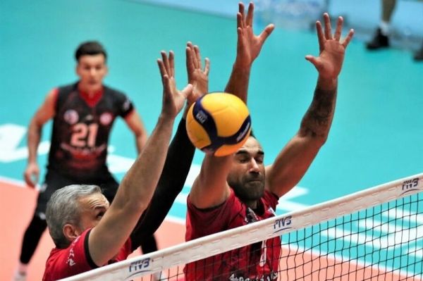  لیگ برتر والیبال  شهرداری ارومیه به یک قدمی سپاهان رسید  پیروزی حاشیه‌دار یزدی‌ها در ورامین + جدول و نتایج