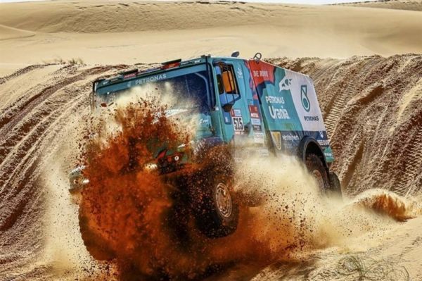 رالی داکار رانندگان تویوتا زودتر به خط پایان رسیدند