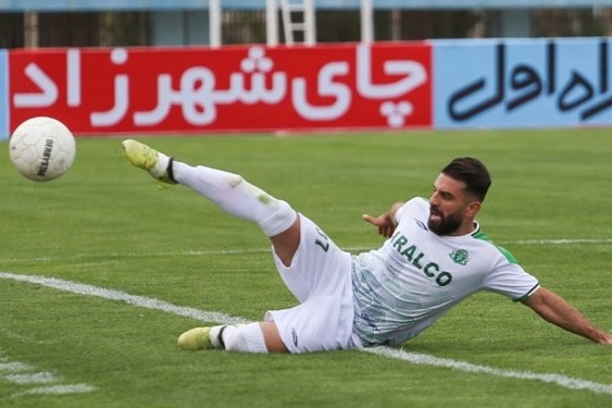 شریفات فقط اسم لیگ ما حرفهای است زمین ورزشگاه آزادی را هم قبول ندارم