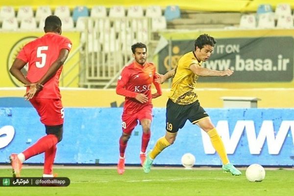  نورافکن  خیلی خوشحالم که اینجا هستم  امکانات سپاهان هر سال بیشتر می شود