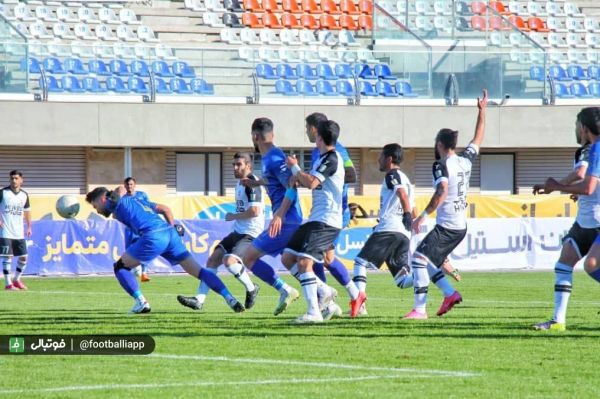  تقسیم شادی گل شاگردان قلعه‌نویی با فوتسالیست به کما رفته عکس