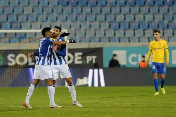 طارمی دومین بازیکن برتر پورتو در دیدار با استوریل عکس