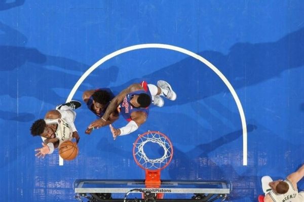 بسکتبال NBA فینیکس و میلواکی شکست خوردند