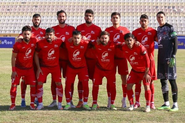  گزارش ایسنا  واگذاری تراکتور، به نام هوادار به کام نماینده