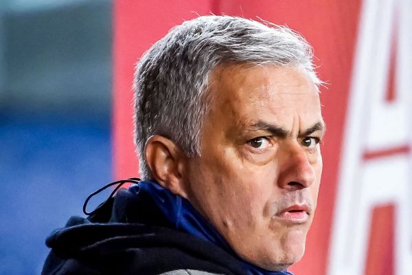 عکس؛ واکنشهای بامزه مورینیو در طول بازی هیجان انگیز رم و یوونتوس