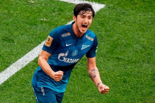  لیون دست بردار نیست  خیز شیرها برای شکار آزمون در تابستان +عکس