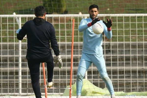 اختلاف رشید مظاهری و آجورلو بالا گرفت آخرین پیشنهاد استقلال به فولاد برای معاوضه بازیکن آبیها زیر توافق میزند