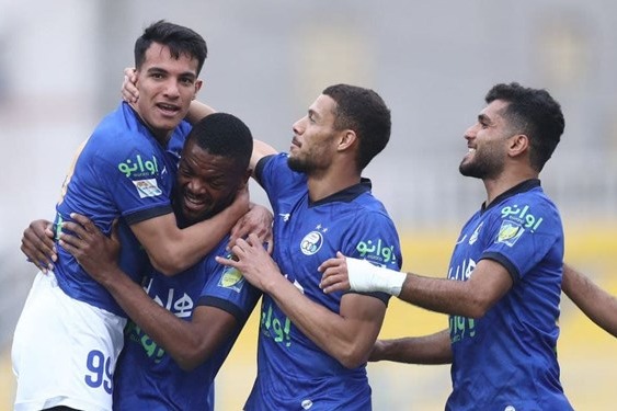 اقبالی استقلال مثل نفت به تیمهای بزرگ فرصت بدهد دچار مشکل میشود نظم دفاعی در تیم نمیبینم