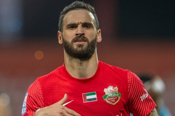  هافبک تیم ملی دومین بازی شباب الاهلی را از دست داد  عکس