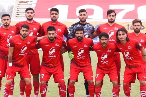  عیادت تراکتوری‌ها از هم تیمی مصدوم  عکس