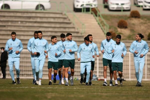  تمرین برفی استقلال در ورزشگاه آرارات