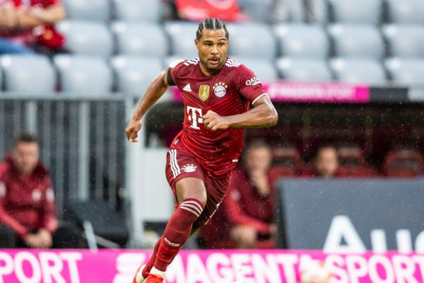  بایرن مونیخ با هت تریک لواندوفسکی فاصله‌اش را با دورتموند حفظ کرد