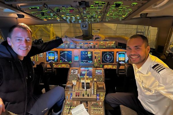  عکس؛ کاپیتان اسبق چلسی در اتاقک خلبان هواپیما