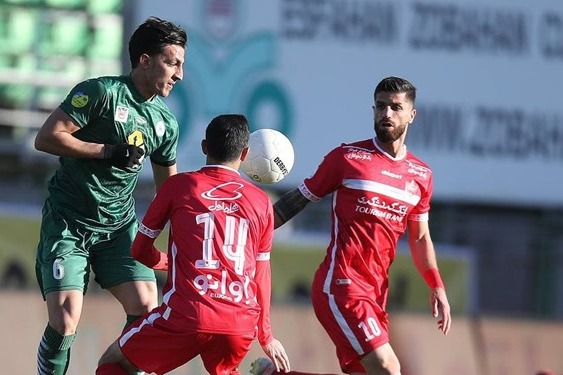 حاشیه بازی ذوب آهن و پرسپولیس ادعای پنالتی سوخته برای ذوبآهن