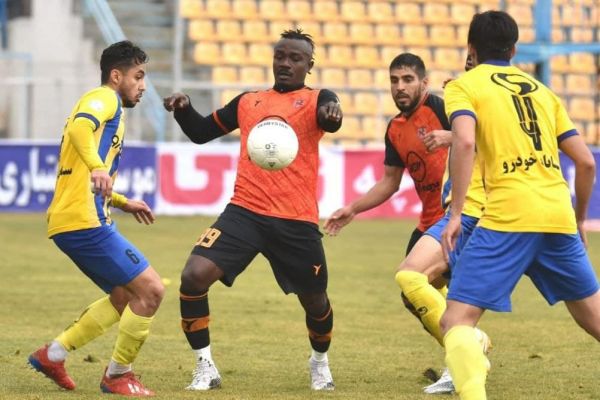 مس رفسنجان یک - شهرخودرو صفر صعود شاگردان ربیعی به یکچهارم نوار ناکامیهای شهرخودرو قطع نشد