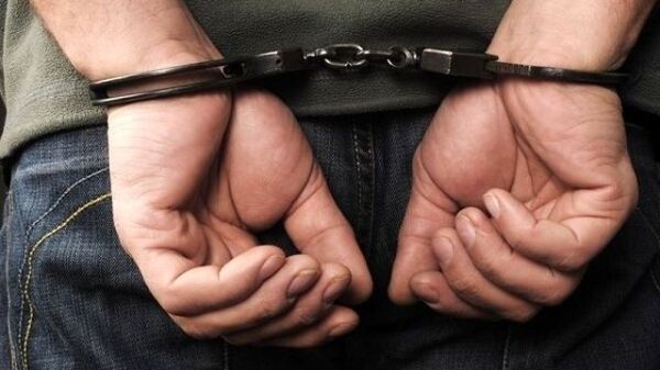 تاپ سکرت بازداشت پیشکسوت فوتبال به اتهام حمل مواد مخدر و مشروبات الکلی