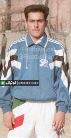  نوستالژى  علی چینی در لباس تیم مقاومت تهران در سال ۱۳۷۳  با آرزوی سلامتی برای علی چینی که این روزها به دلیل ناراحتی کلیه اوقات سختی را می گذراند