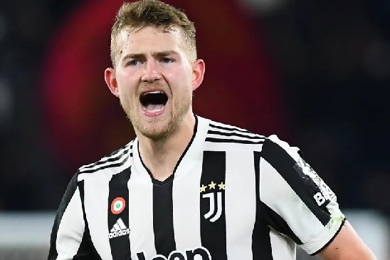 چالش بزرگ بایرنمونیخ در مسیر جذب مدافع هلندی یوونتوس