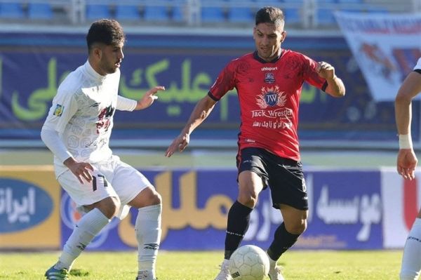 وضعیت مبهم اسلامی و غیبت صادقی مقابل فجرسپاسی