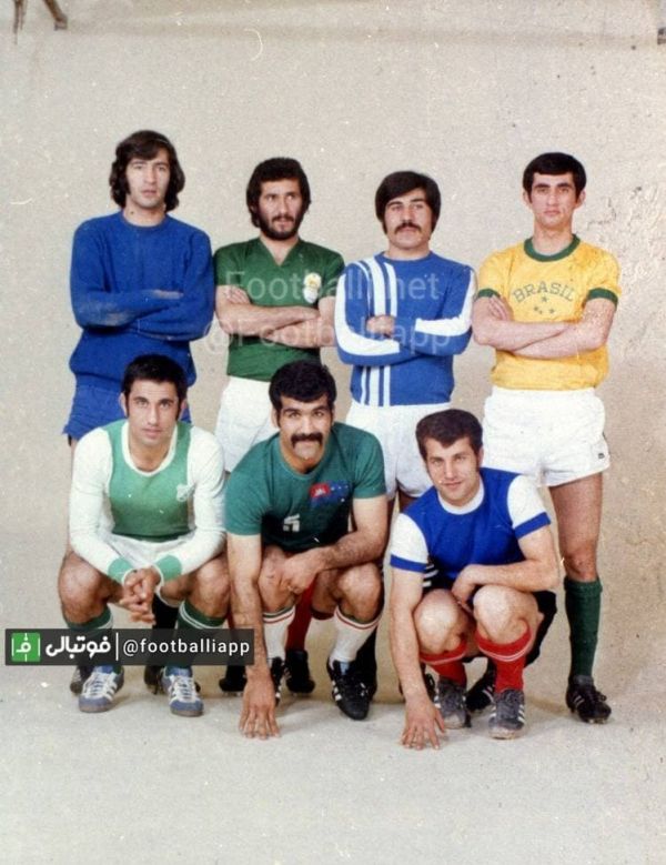  نوستالژی  وقتی پروین آبی پوشید؛ در دهه‌های پنجاه و شصت مد بود که ستاره‌های فوتبال پیراهن رقیب را در آتلیه‌های عکاسی می‌پوشیدند و عکس یادگاری می‌گرفتند  در این تصویر هم علی پروین پیراهن آبی تیم تاج را به تن کرده است