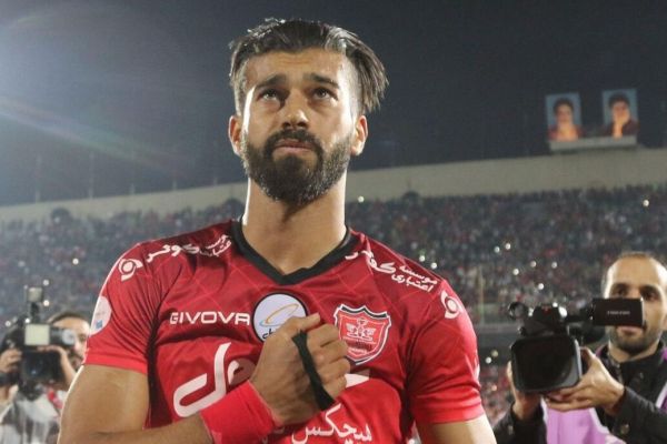 ادعای خبرورزشی؛ رضاییان با پرسپولیس قرارداد سفید امضا میکند
