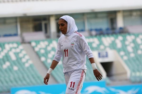 دل نوشته هافبک تیم ملی فوتبال بانوان در قرنطینه برای هم تیمیهایش