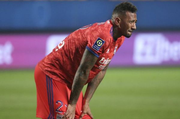 وعده عجیب مدافع لیون؛ خرید لواندوفسکی به جای آزمون