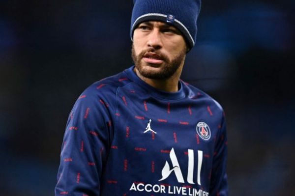  نیمار  نزدیکانم من را «بتمن» می‌دانند اما غریبه ها «جوکر»