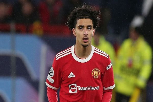  زیدان زبان عربی نمی‌داند  اعلام آمادگی پدیده منچستر برای بازی با ایران