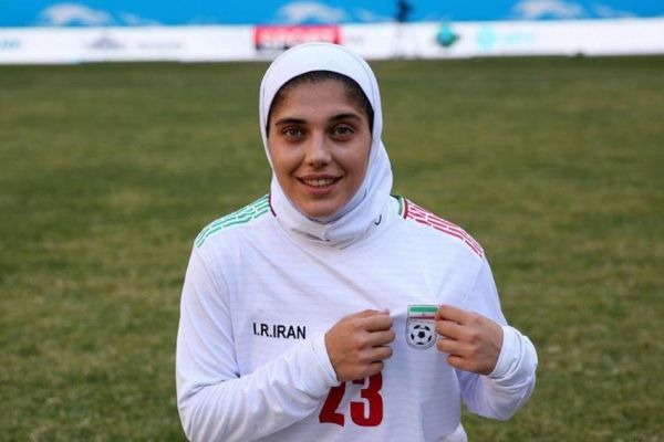 پیغام ستاره فوتبال زنان هوای ما را داشته باشید