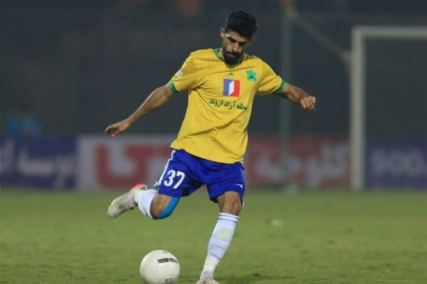  مدافع صنعت نفت  در خانه نشسته‌ایم و تا زمانی که پول ندهند تمرین نمی‌کنیم  اعتصاب ما با هدایت ریکانی نیست