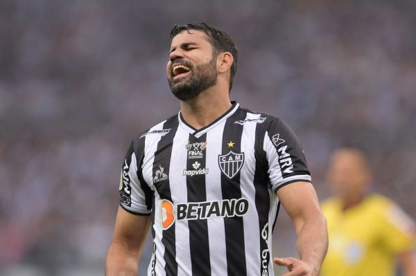  مهاجم خشن سابق چلسی همچنان بدون تیم