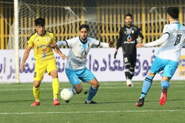  آخرین وضعیت نادر محمدی برای جدایی از پیکان  حسینی با جدایی مدافع راست تیمش مخالفت کرد