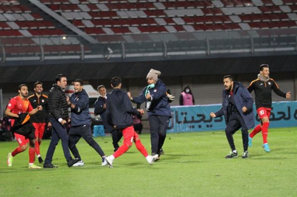  شادی بی حد و حصر فولادی‌ها رو به نیمکت پرسپولیس