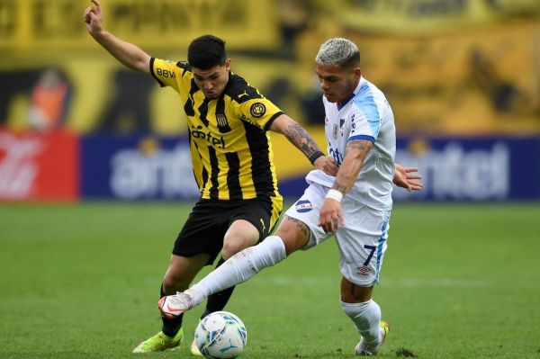  رقابت میلان با اینتر و فیورنتینا برای جذب  سوارز جدید  از اروگوئه