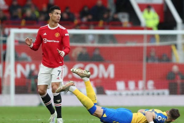 ادامه کابوس رونالدو خراب کردن موقعیت دروازه خالی و دو آفساید