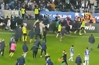  درگیری عجیب و شدید بازیکنان پورتو و اسپورتینگ پس از سوت پایان بازی