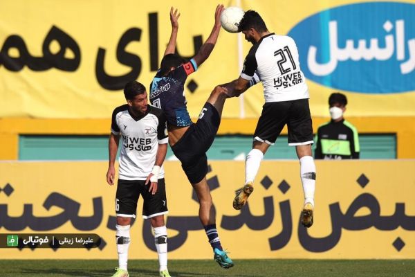  حاشیه دیدار پیکان و هوادار  نارضایتی عنایتی از یک بازیکن و اعتراض به داوری