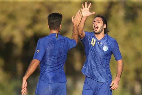 محمودزاده ٢ بازیکن استقلال از اول اسفند به سربازی میروند