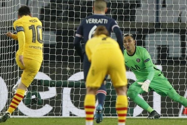  تکرار پنالتی خراب کردن مسی در پارک ده پرنس پس از یک‌سال عکس